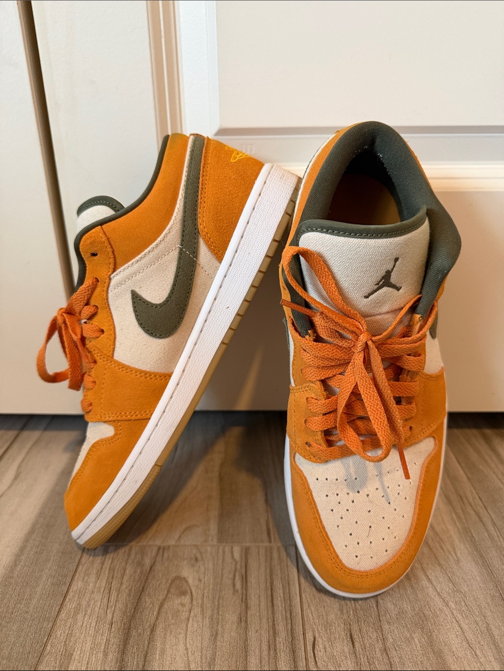 Nike Air Jordan 1 Low SE Curry Sneakers Size 10 Men
